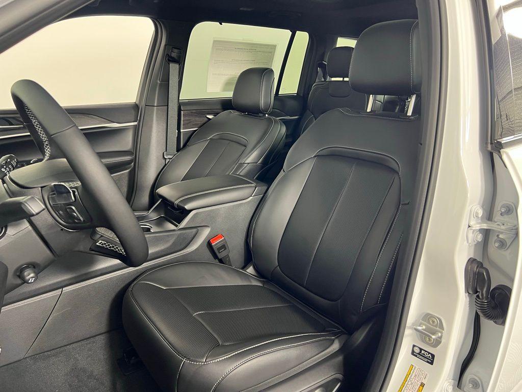 new 2025 Jeep Grand Cherokee L car, priced at $45,888