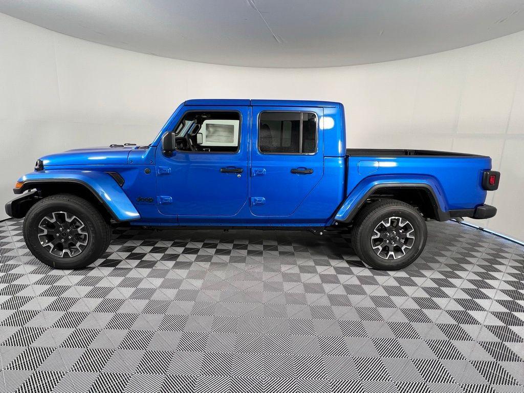 new 2025 Jeep Gladiator car, priced at $46,750