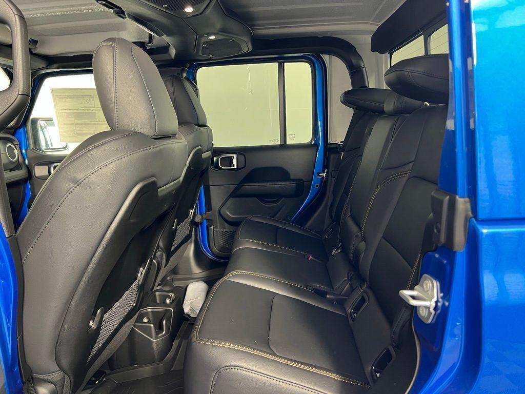 new 2025 Jeep Gladiator car, priced at $46,750