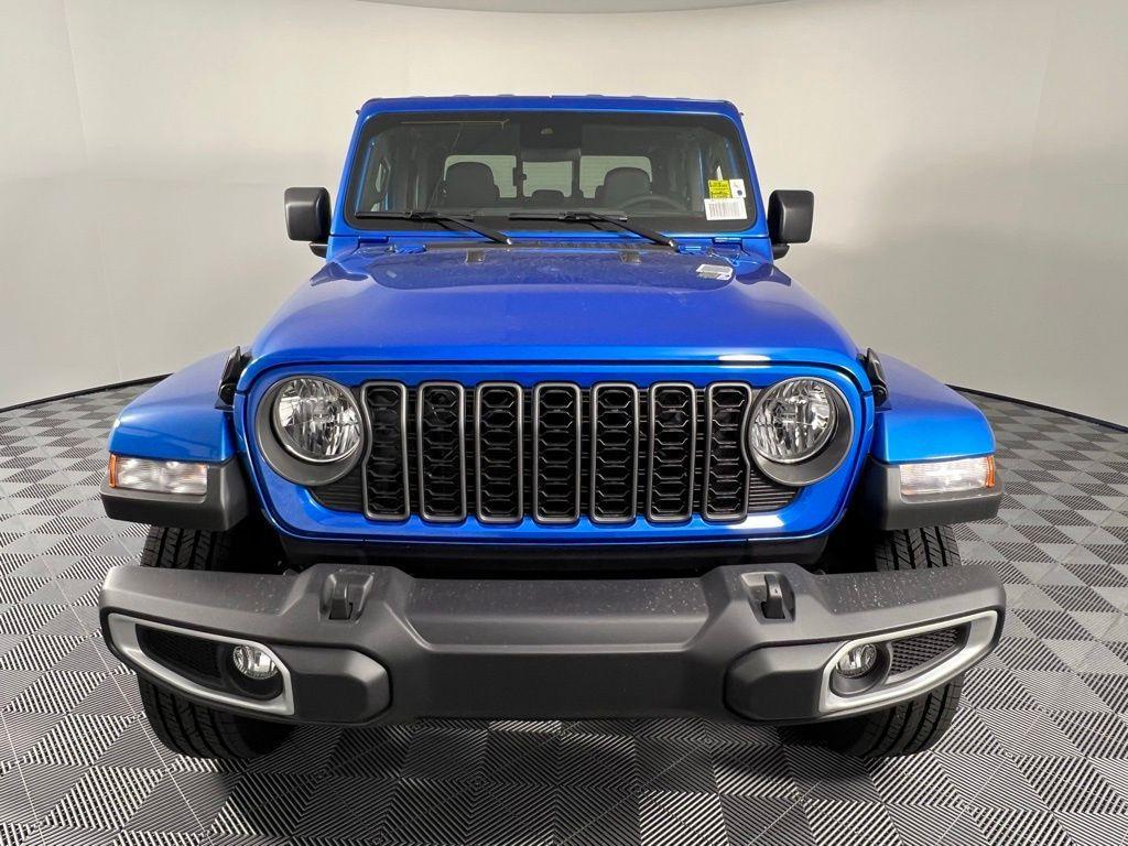 new 2025 Jeep Gladiator car, priced at $46,750