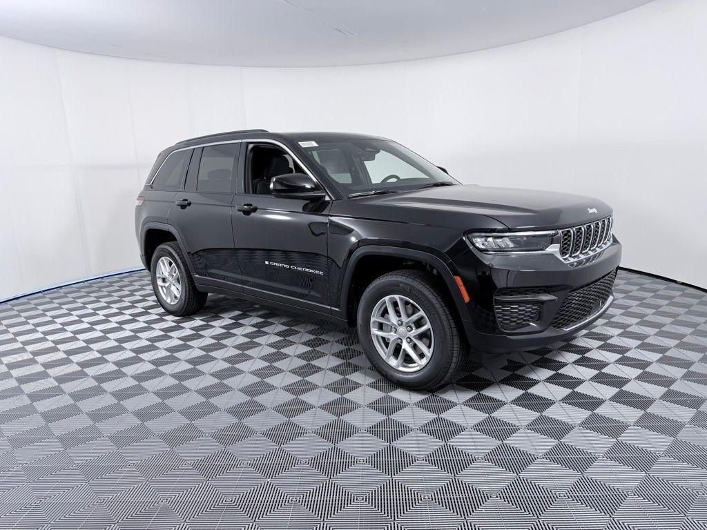 new 2025 Jeep Grand Cherokee car, priced at $38,170