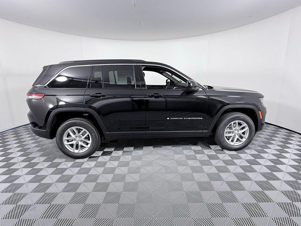 new 2025 Jeep Grand Cherokee car, priced at $38,170