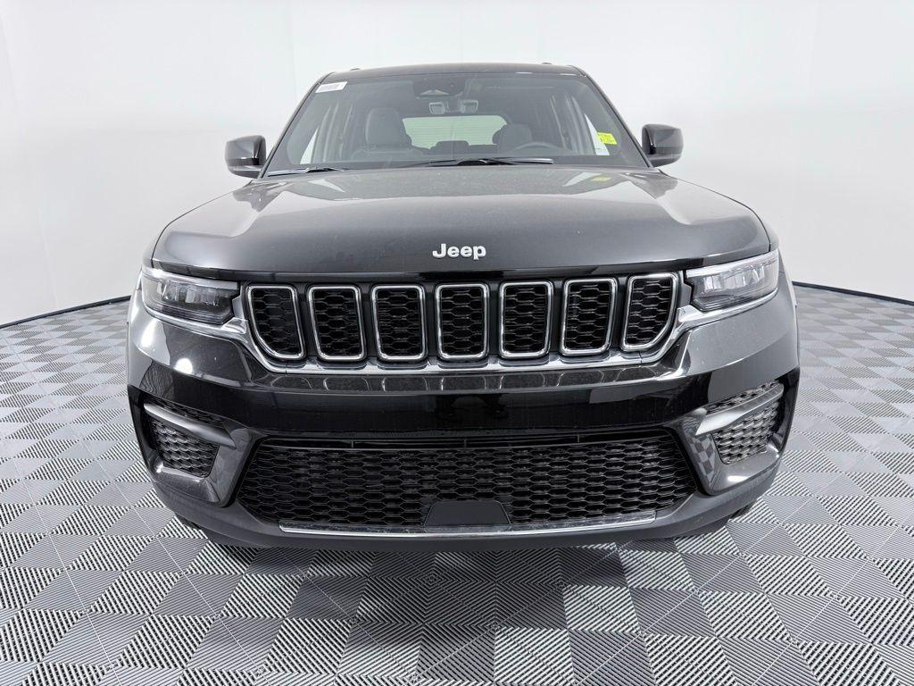 new 2025 Jeep Grand Cherokee car, priced at $38,170