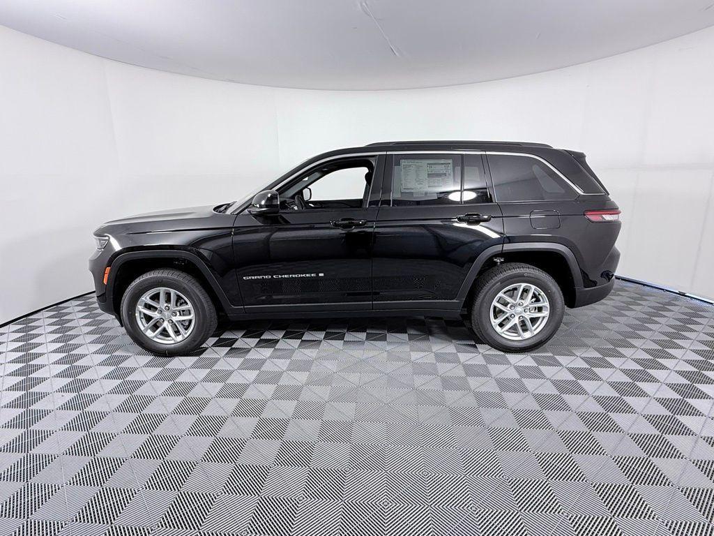 new 2025 Jeep Grand Cherokee car, priced at $38,170