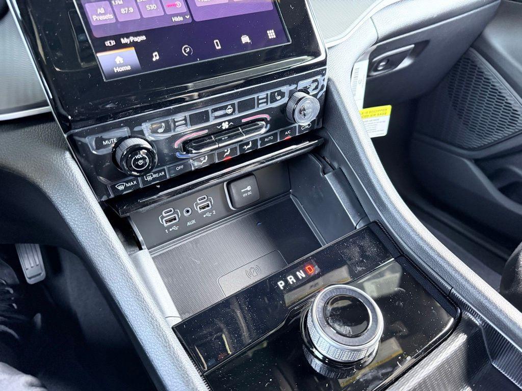 new 2025 Jeep Grand Cherokee car, priced at $38,170