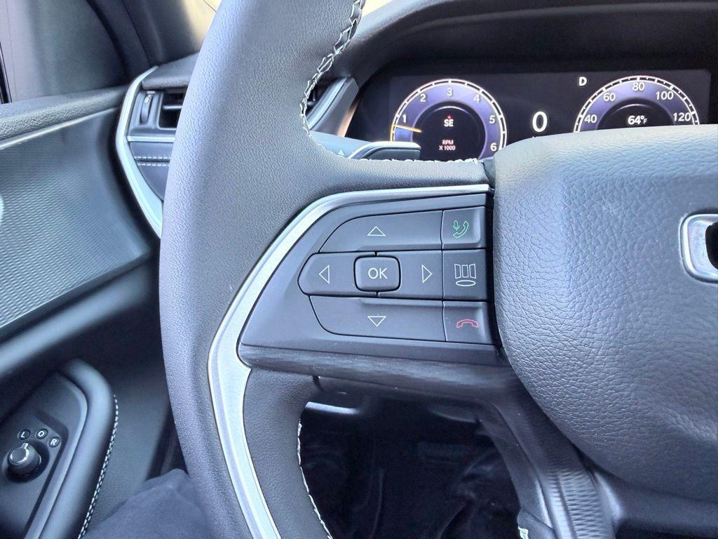 new 2025 Jeep Grand Cherokee car, priced at $46,375