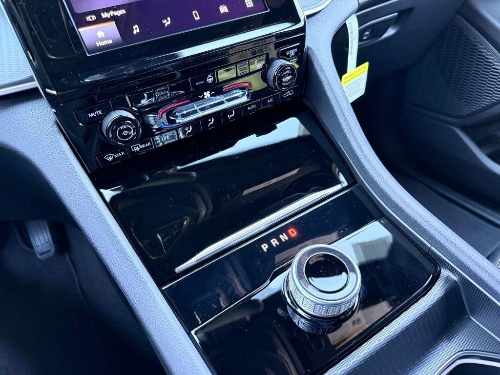 new 2025 Jeep Grand Cherokee car, priced at $46,375