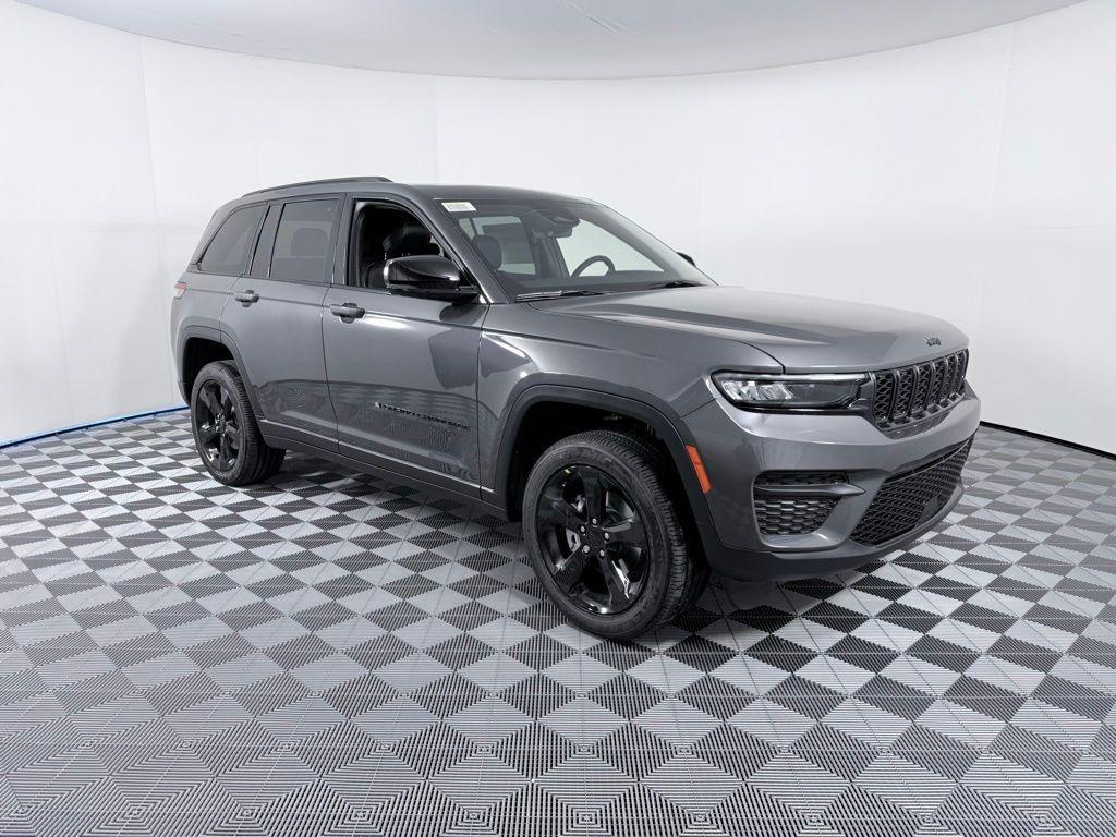 new 2025 Jeep Grand Cherokee car, priced at $46,375