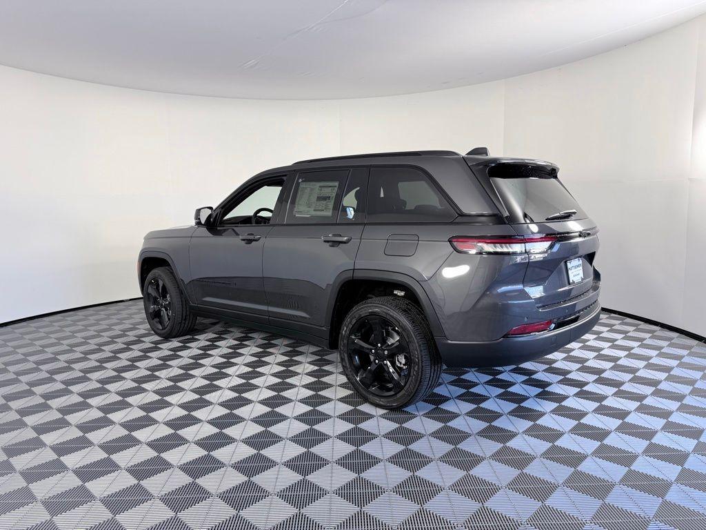 new 2025 Jeep Grand Cherokee car, priced at $46,375