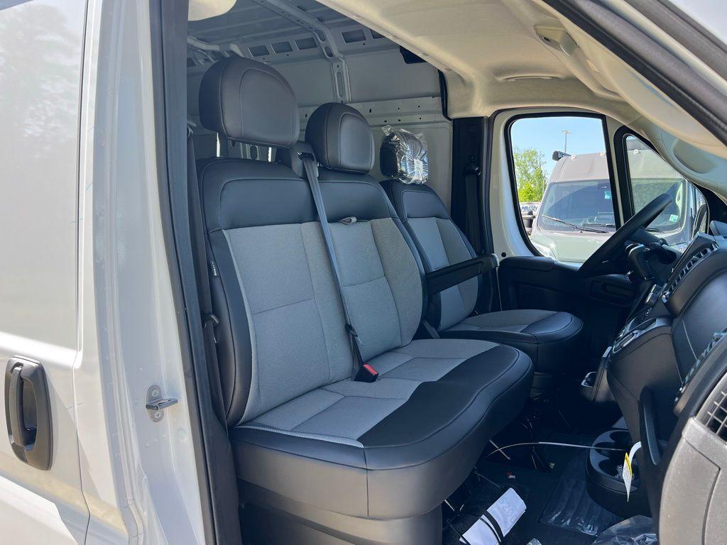 new 2025 Ram ProMaster 2500 car, priced at $46,457