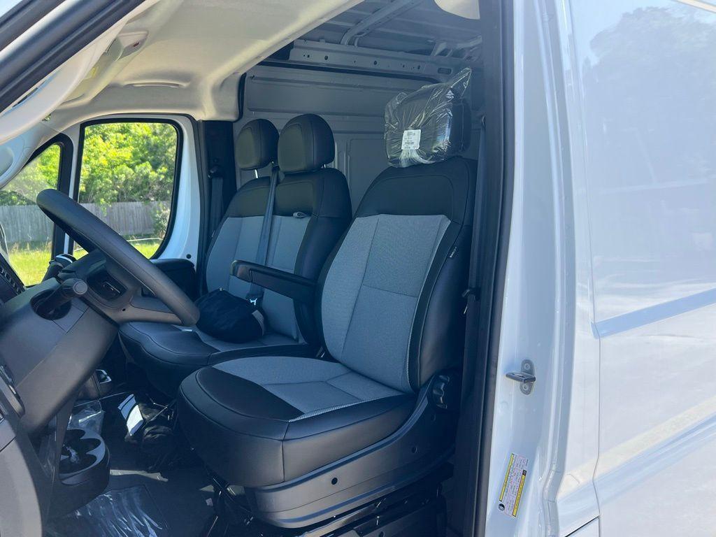 new 2025 Ram ProMaster 2500 car, priced at $46,457
