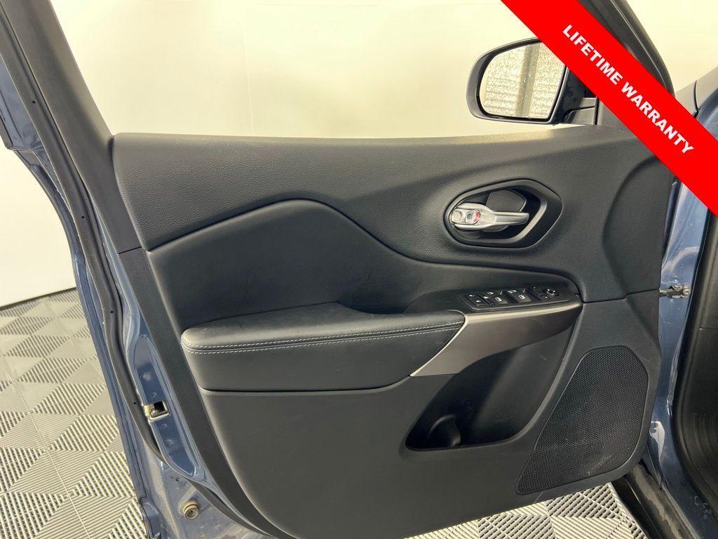 used 2020 Jeep Cherokee car, priced at $14,965