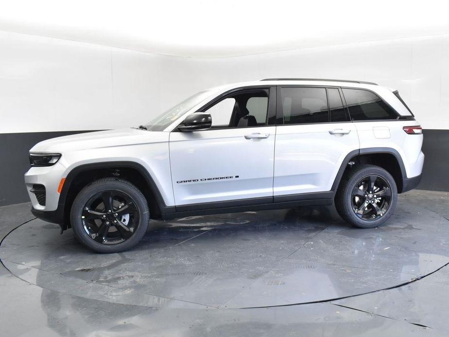 new 2024 Jeep Grand Cherokee car, priced at $36,175