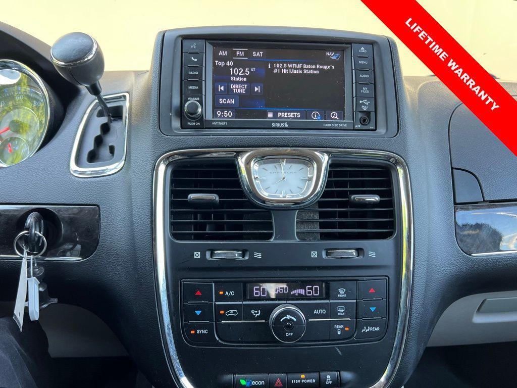 used 2013 Chrysler Town & Country car