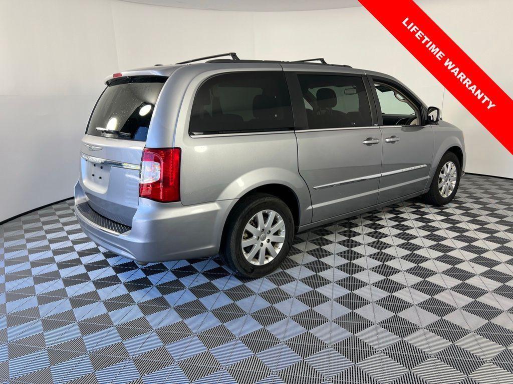 used 2013 Chrysler Town & Country car