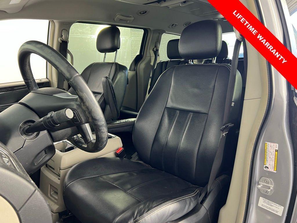 used 2013 Chrysler Town & Country car