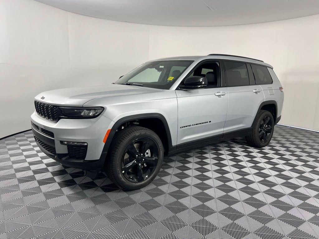 new 2025 Jeep Grand Cherokee L car, priced at $43,558