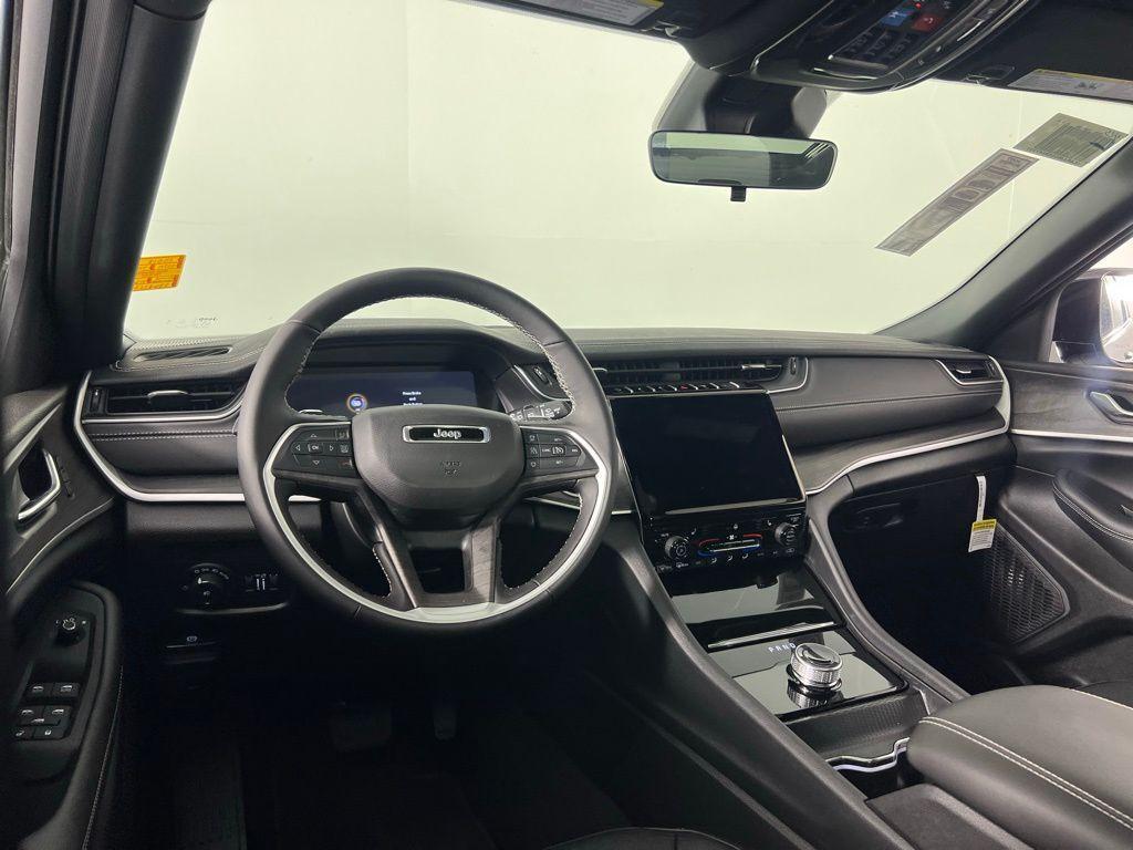 new 2025 Jeep Grand Cherokee L car, priced at $43,058