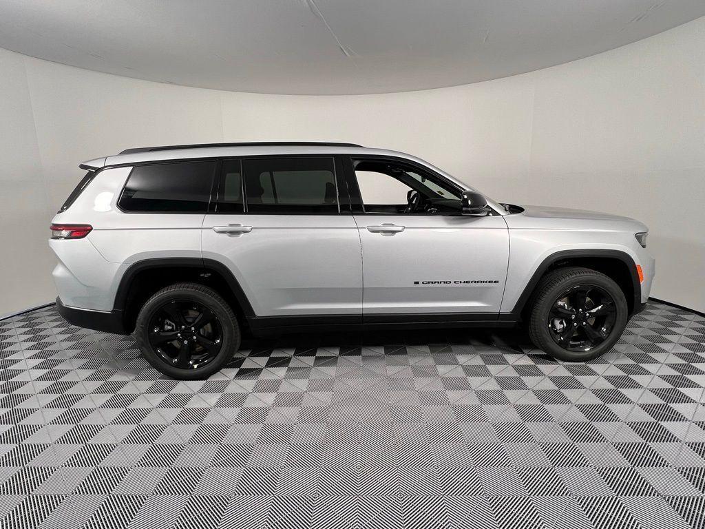 new 2025 Jeep Grand Cherokee L car, priced at $43,058