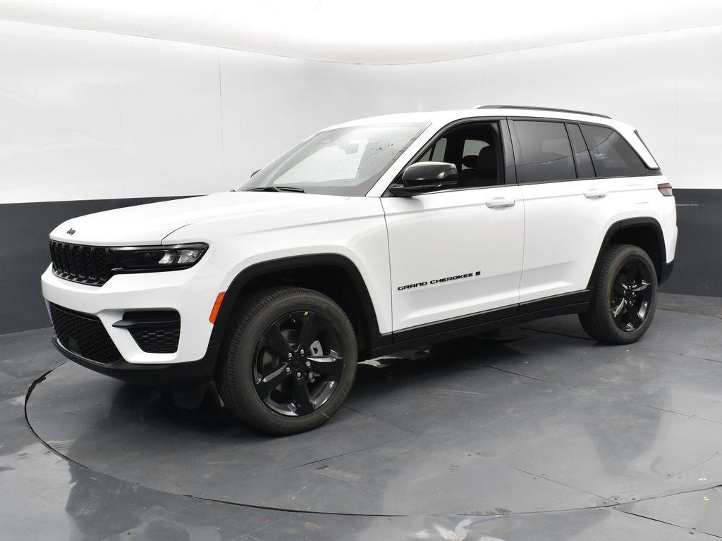 new 2025 Jeep Grand Cherokee car, priced at $35,580