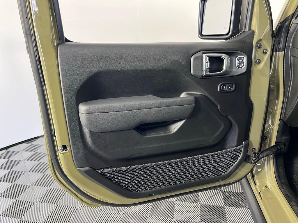 new 2025 Jeep Wrangler car, priced at $43,575