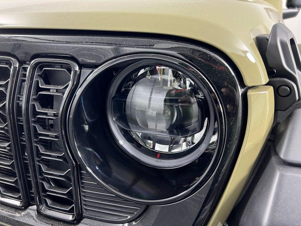 new 2025 Jeep Wrangler car, priced at $43,575