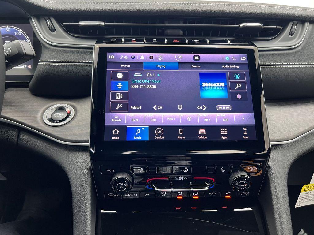 new 2025 Jeep Grand Cherokee car, priced at $42,020