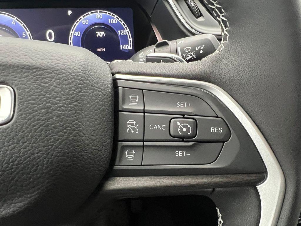 new 2025 Jeep Grand Cherokee car, priced at $42,020