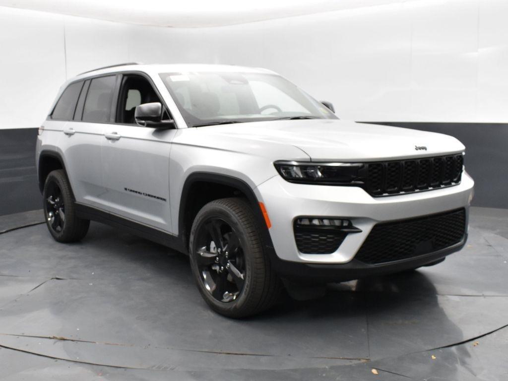 new 2025 Jeep Grand Cherokee car, priced at $41,020