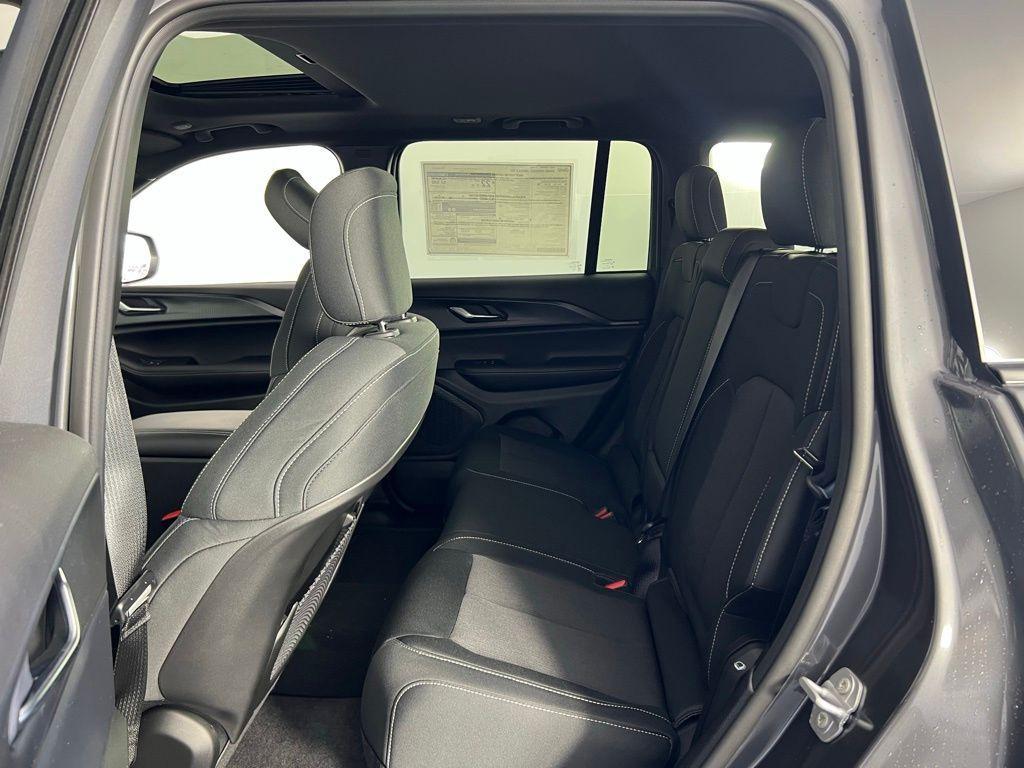 new 2025 Jeep Grand Cherokee car, priced at $28,375