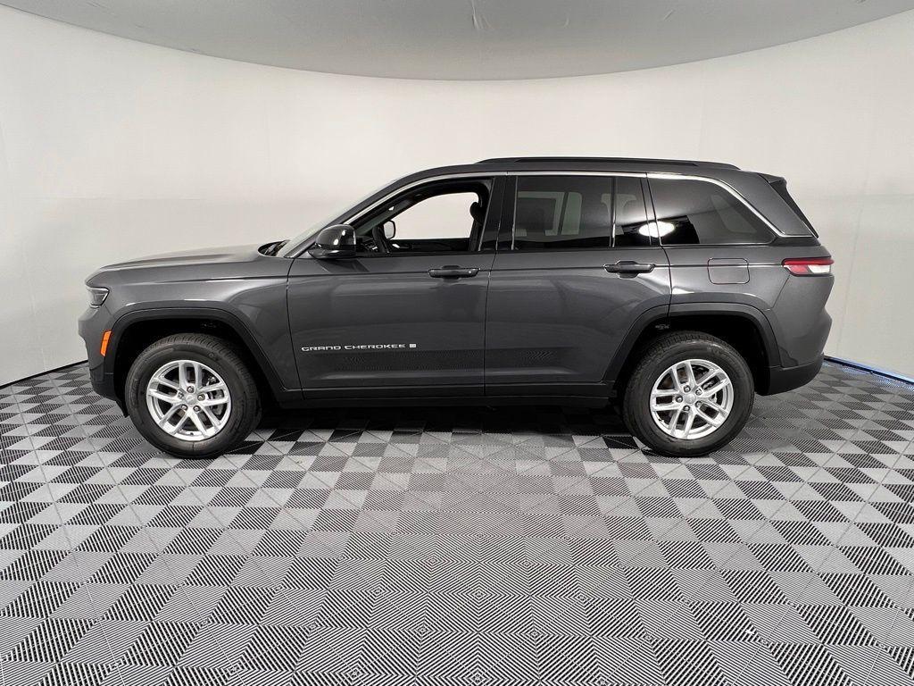 new 2025 Jeep Grand Cherokee car, priced at $28,375