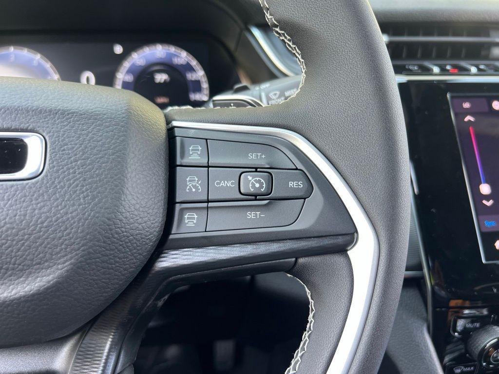 new 2025 Jeep Grand Cherokee car, priced at $28,375