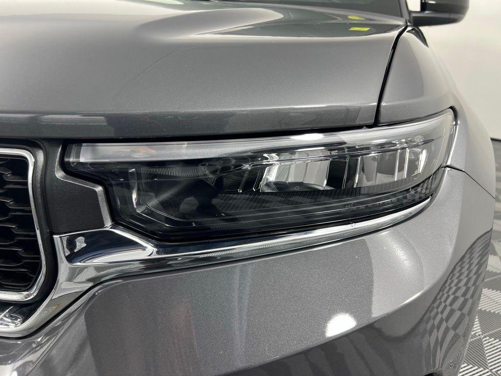 new 2025 Jeep Grand Cherokee car, priced at $28,375