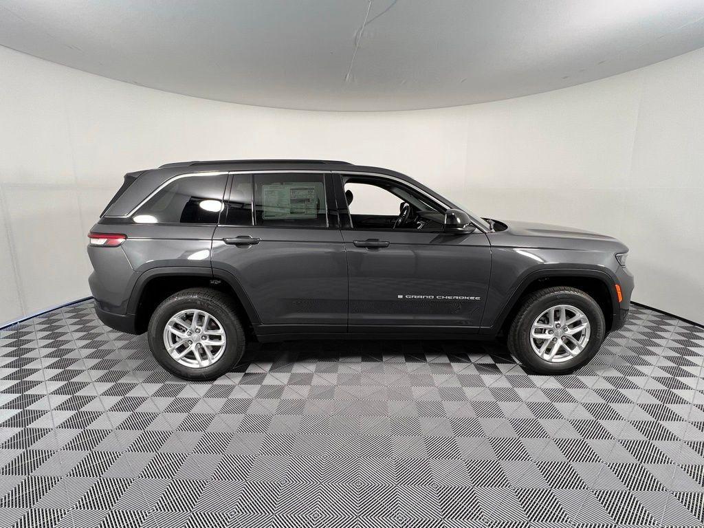 new 2025 Jeep Grand Cherokee car, priced at $28,375