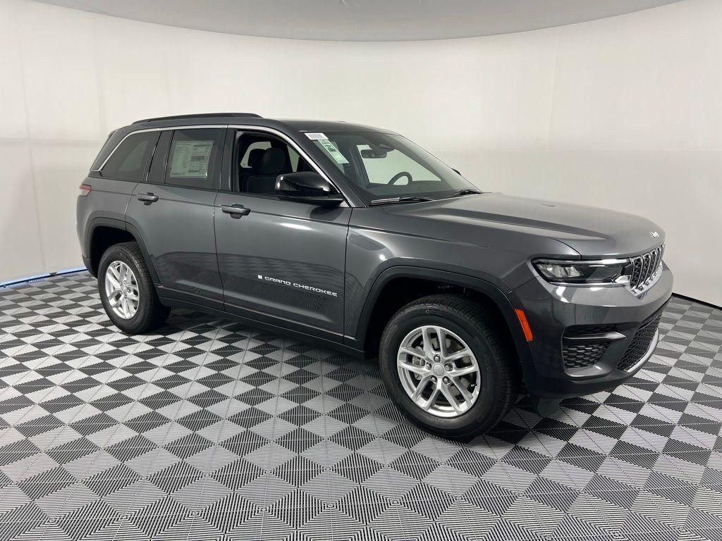 new 2025 Jeep Grand Cherokee car, priced at $28,375