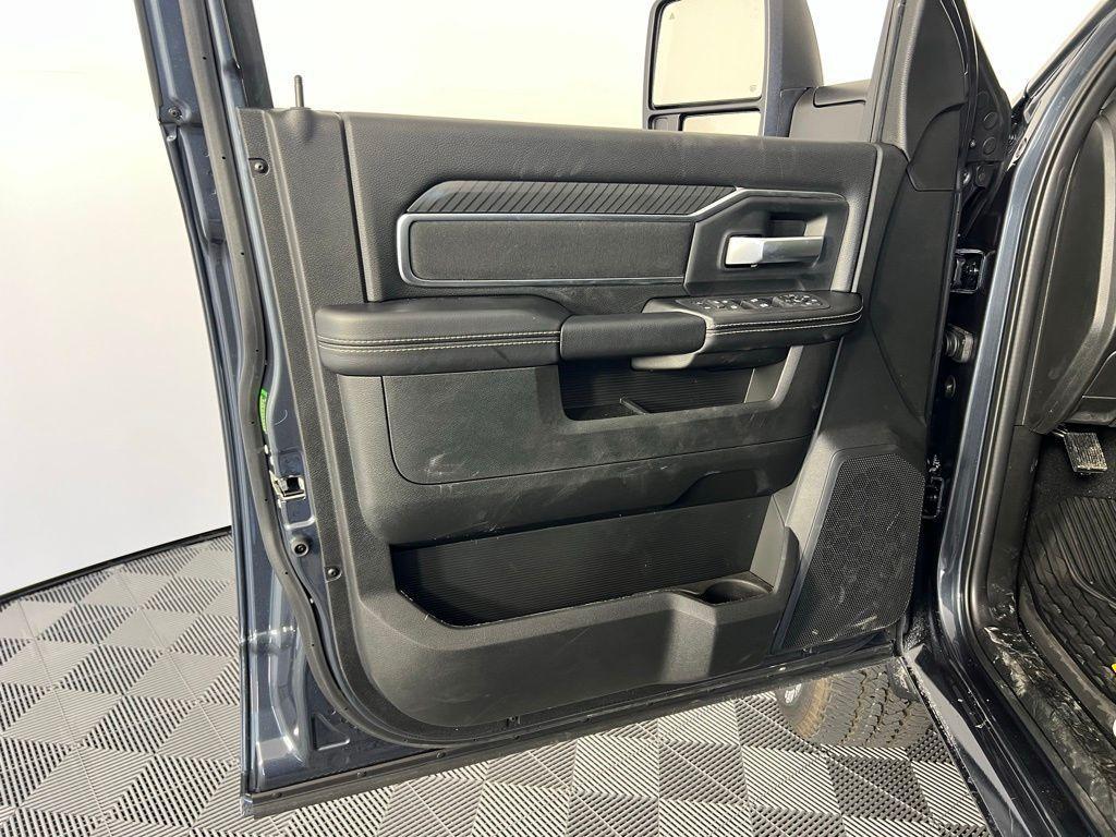 new 2025 Ram 2500 car, priced at $67,616
