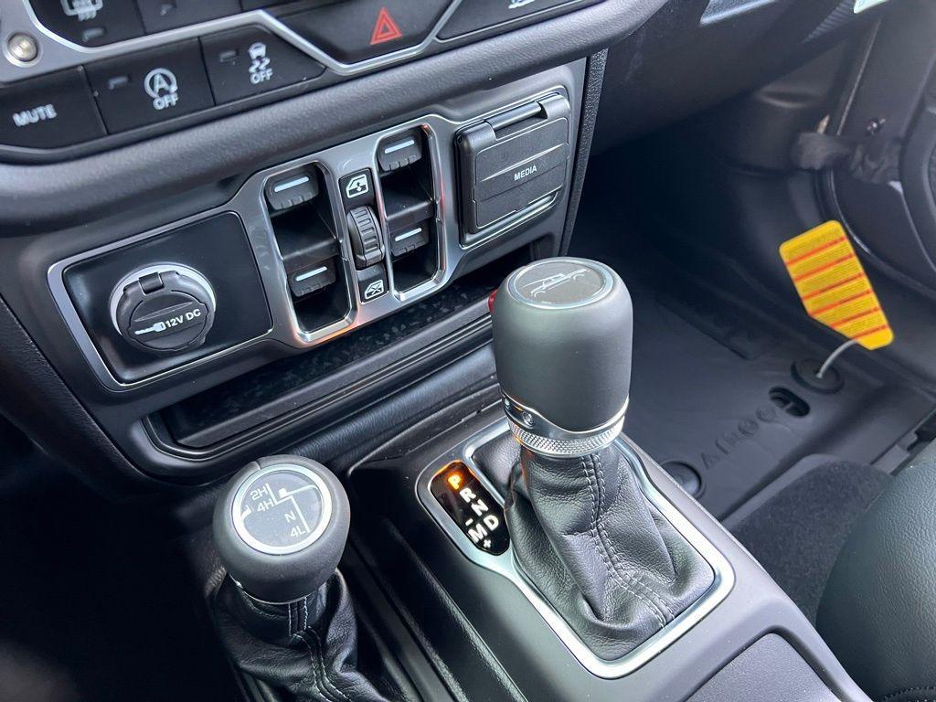 new 2025 Jeep Gladiator car, priced at $46,750