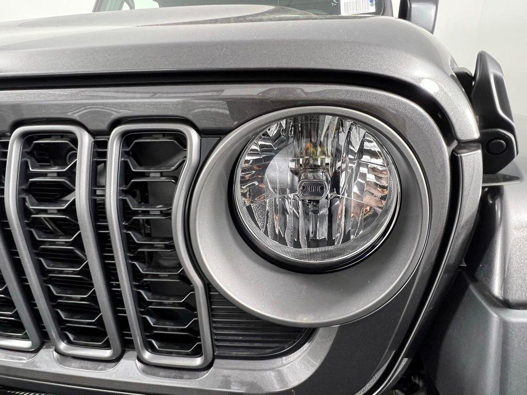 new 2025 Jeep Gladiator car, priced at $46,750