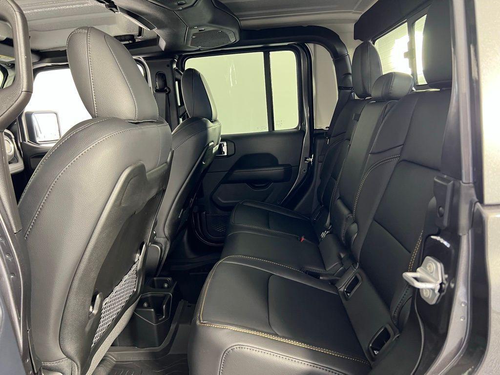 new 2025 Jeep Gladiator car, priced at $46,750