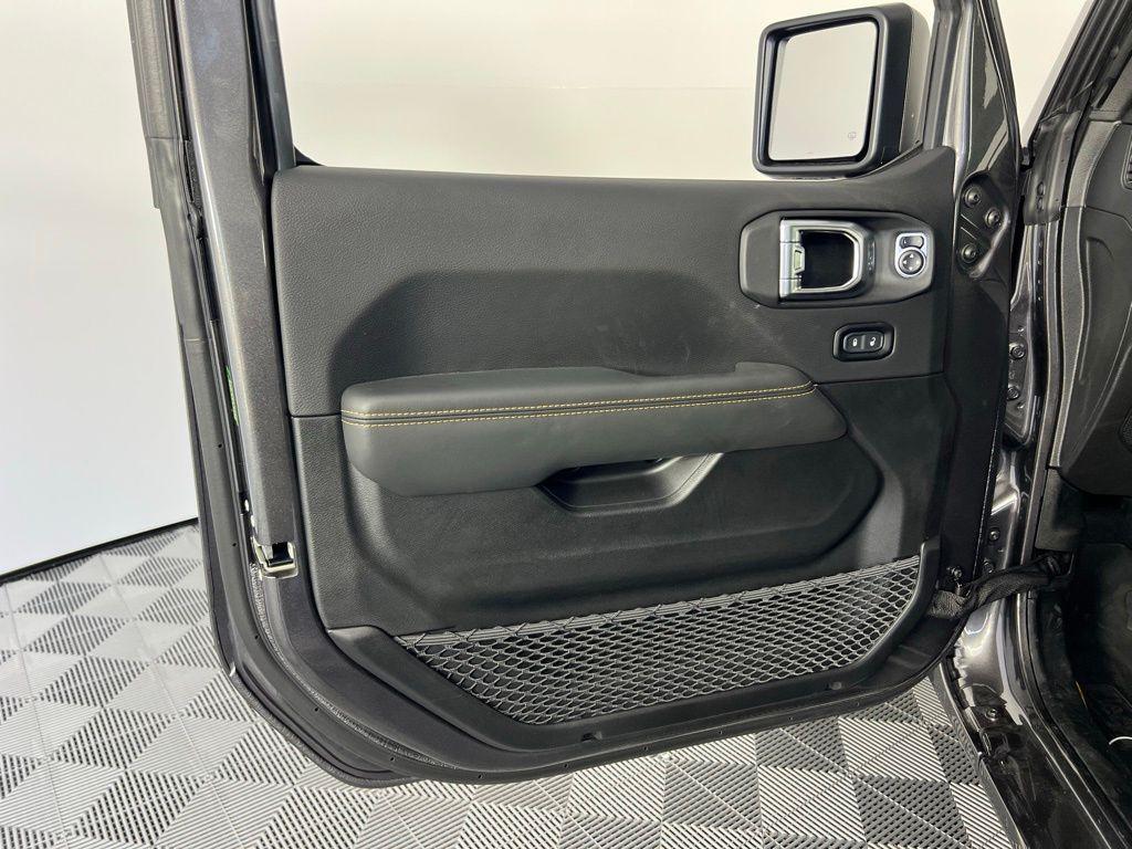 new 2025 Jeep Gladiator car, priced at $46,750