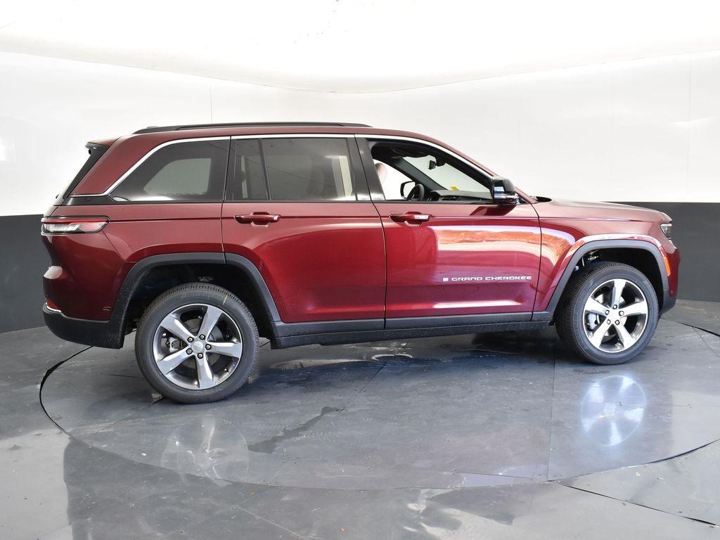 new 2025 Jeep Grand Cherokee car, priced at $44,360