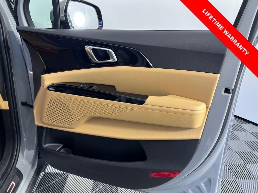 used 2024 Kia Carnival car, priced at $36,812