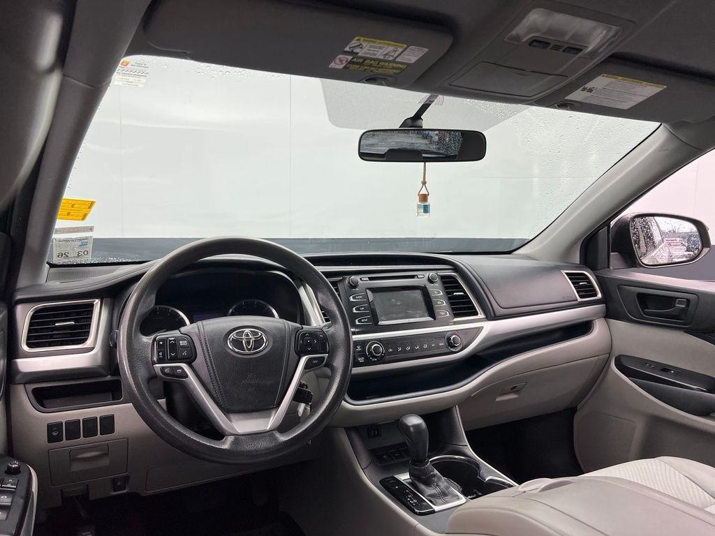 used 2015 Toyota Highlander car, priced at $13,911