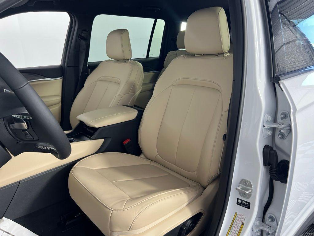 new 2025 Jeep Grand Cherokee L car, priced at $37,875