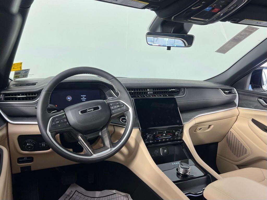 new 2025 Jeep Grand Cherokee L car, priced at $37,875