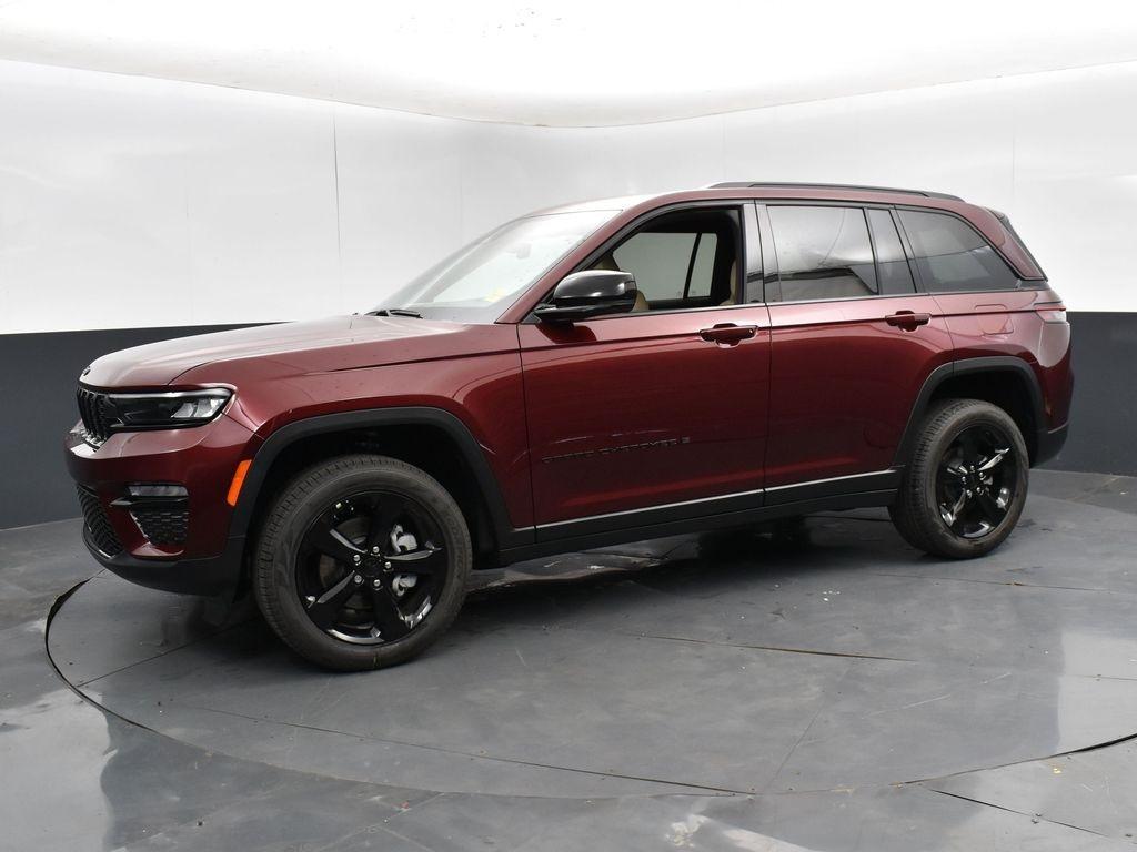 new 2025 Jeep Grand Cherokee car, priced at $40,020