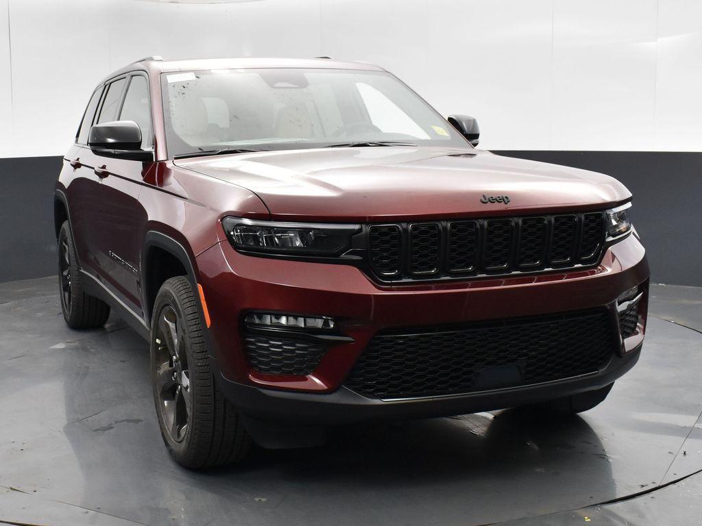new 2025 Jeep Grand Cherokee car, priced at $42,020