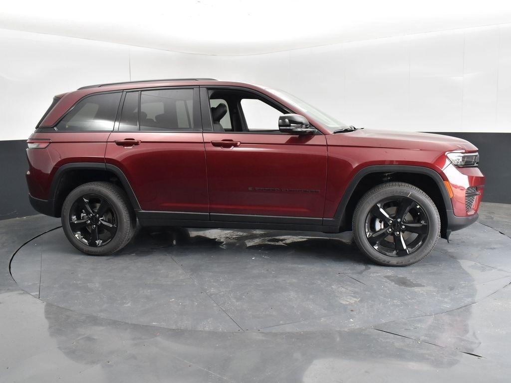 new 2024 Jeep Grand Cherokee car, priced at $36,175