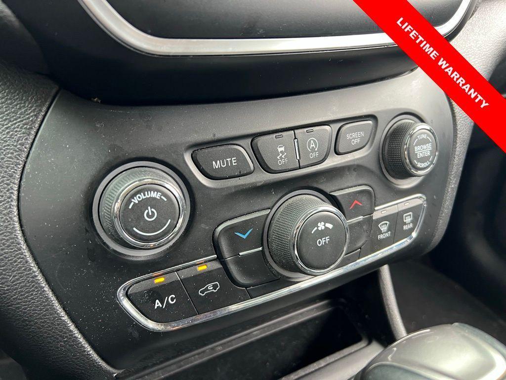 used 2019 Jeep Cherokee car, priced at $13,555