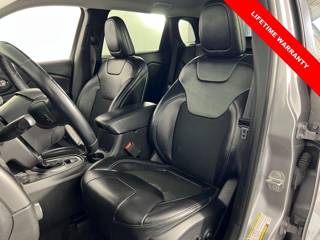 used 2019 Jeep Cherokee car, priced at $13,555